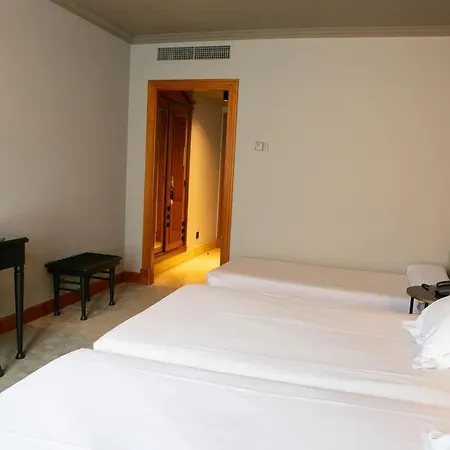 Отель Sercotel Ciudad De Овьедо