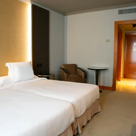 호텔 Sercotel Ciudad De 오비에도
