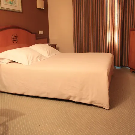 호텔 Sercotel Ciudad De 오비에도