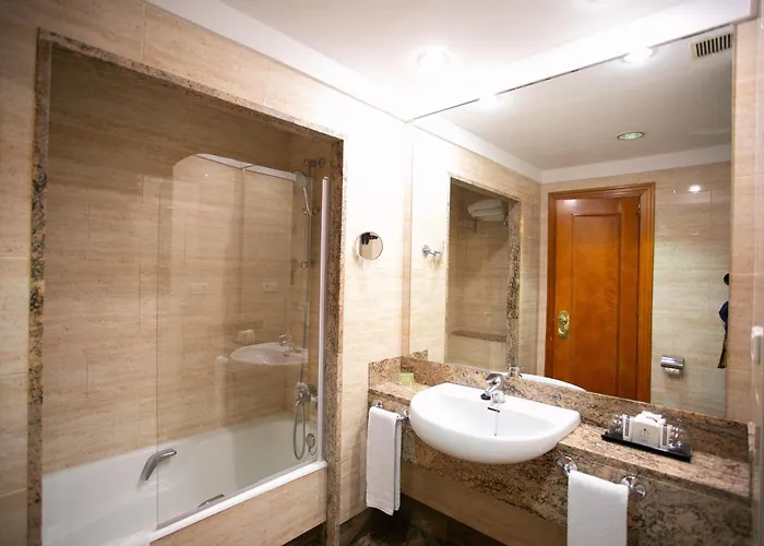 호텔 Sercotel Ciudad De