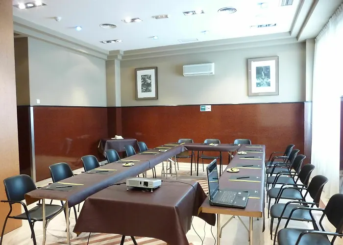 Sercotel Ciudad De Szálloda Oviedo